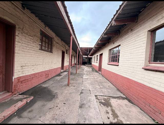 13,262M² INDUSTRIAL YARD FOR SALE IN AIRPORT INDUSTRIAL